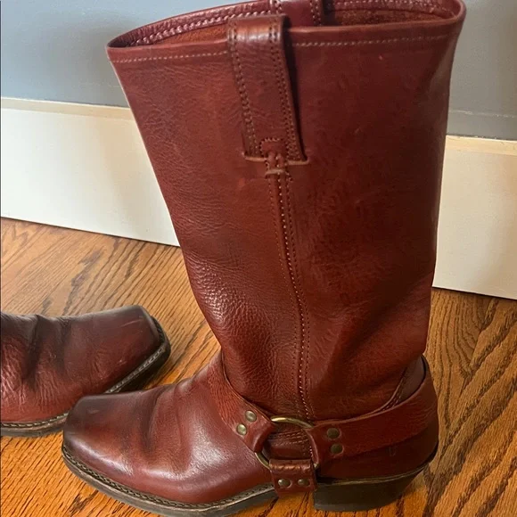 Frye Harness Burgundy Leather Boots - Picture 5 of 10